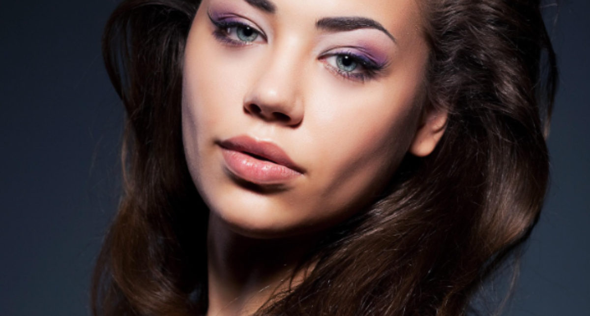 woman in coloured contacts